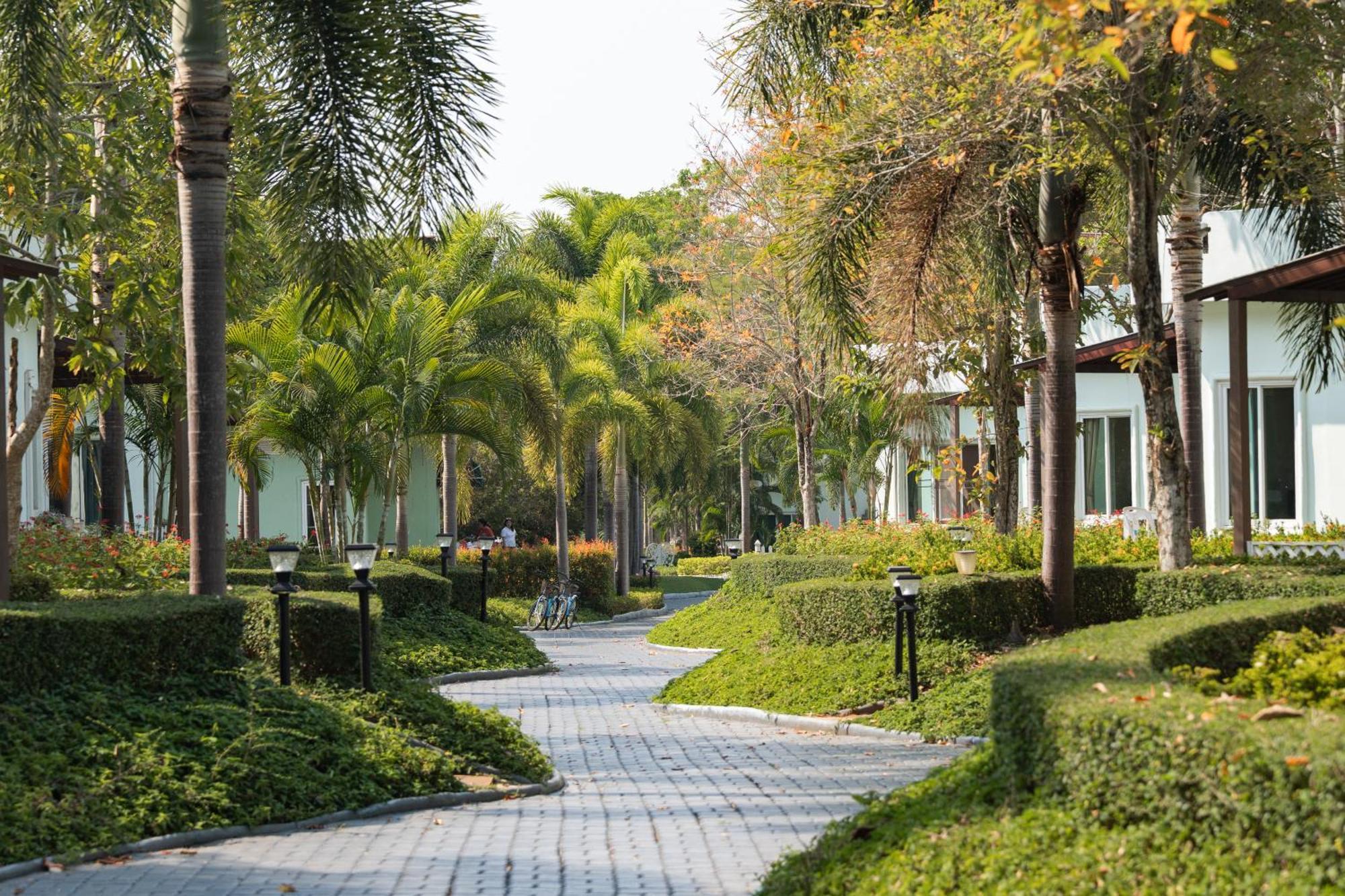 Villa Reina Resort Nong Nam Daeng Esterno foto
