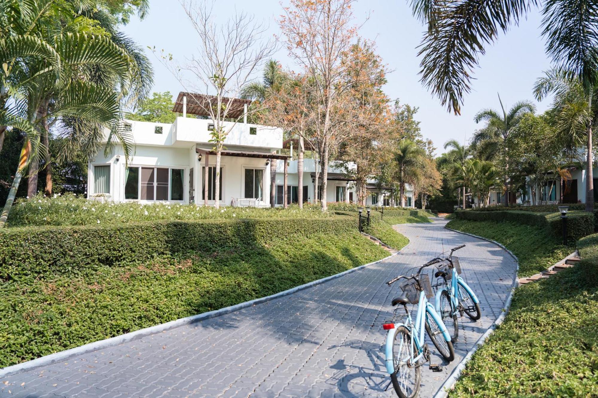 Villa Reina Resort Nong Nam Daeng Esterno foto