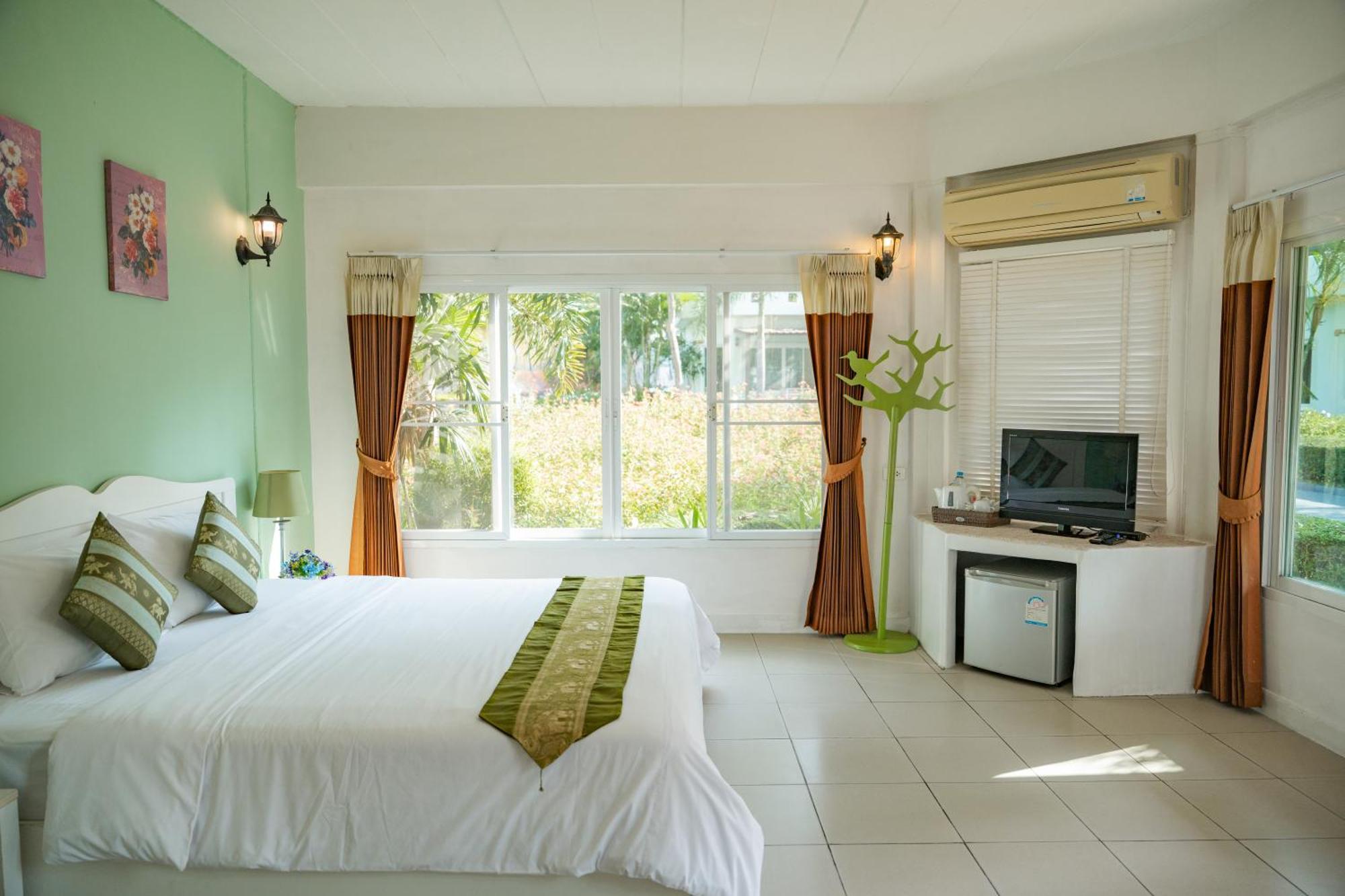 Villa Reina Resort Nong Nam Daeng Esterno foto