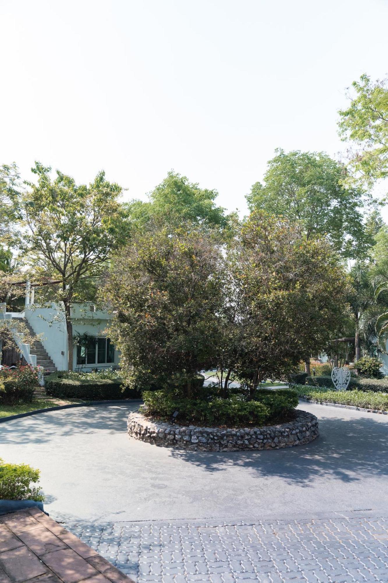 Villa Reina Resort Nong Nam Daeng Esterno foto