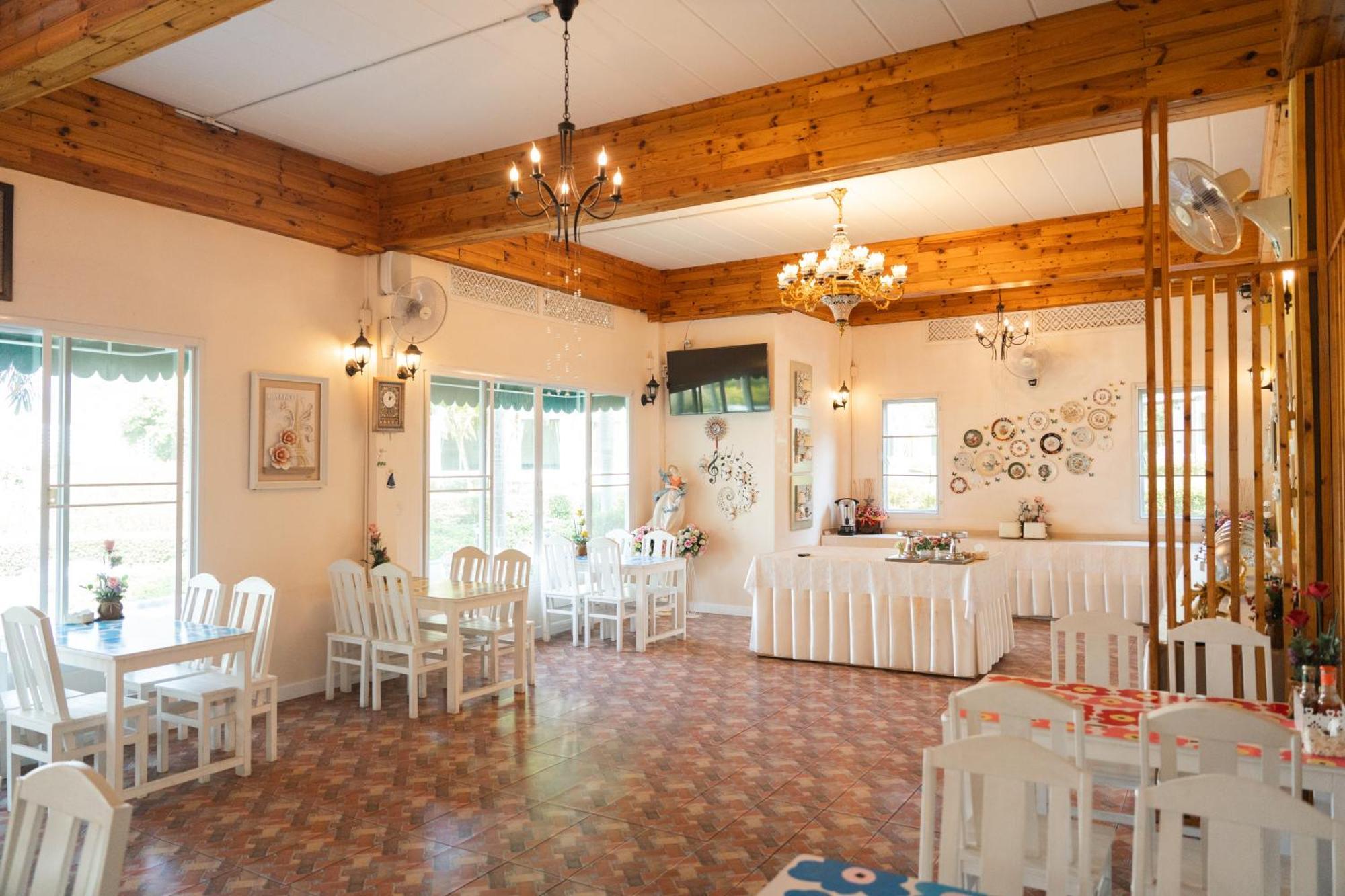 Villa Reina Resort Nong Nam Daeng Esterno foto