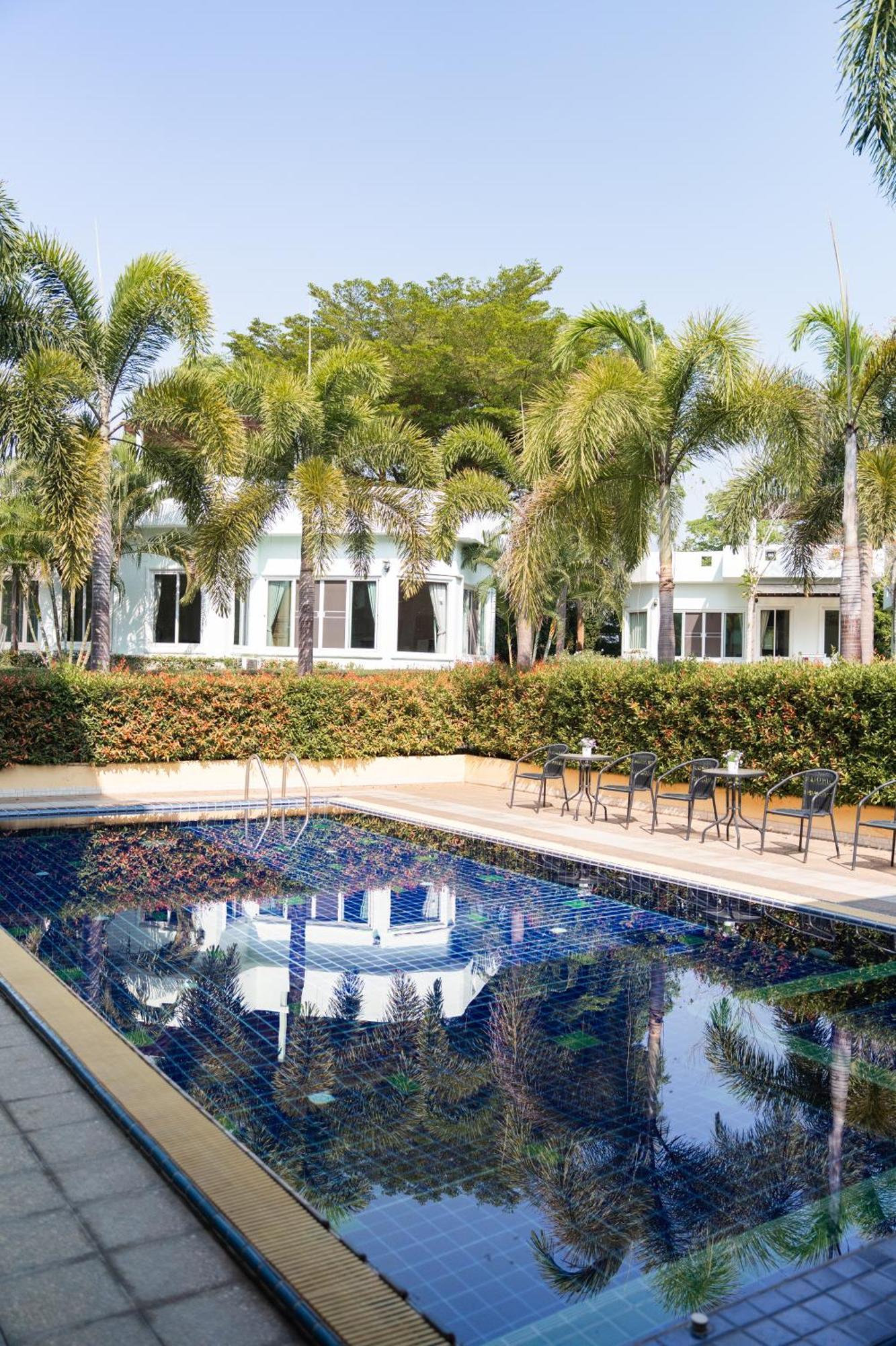 Villa Reina Resort Nong Nam Daeng Esterno foto
