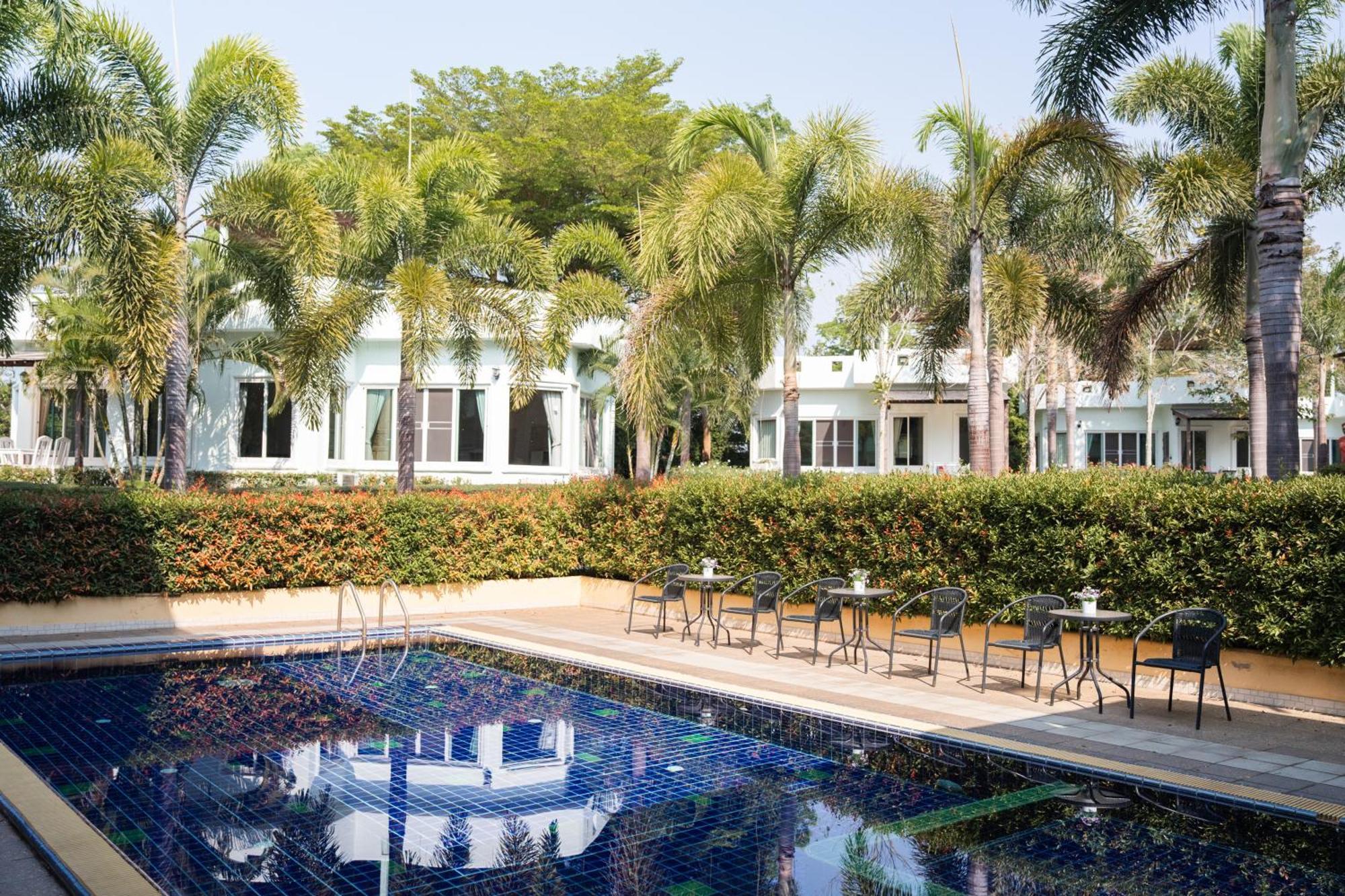 Villa Reina Resort Nong Nam Daeng Esterno foto